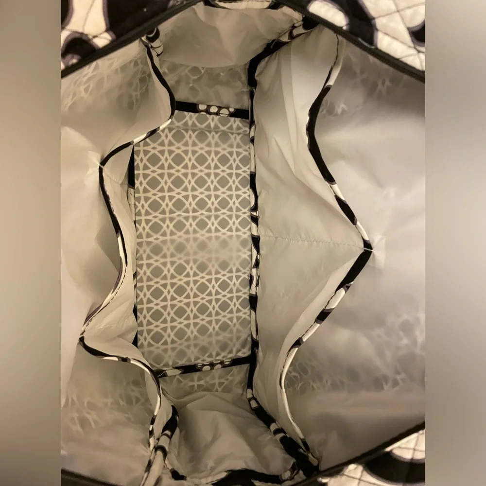Vera Bradley Baby Bag /Diaper Bag Night & Day with White Interior Changing Pad - Picture 5 of 16